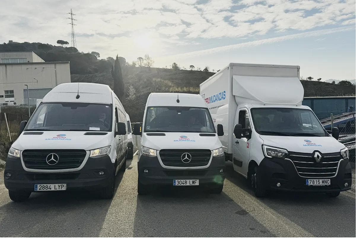 Equipo de operarios de Servimudanzas Cerdanya durante una mudanza en La Cerdanya